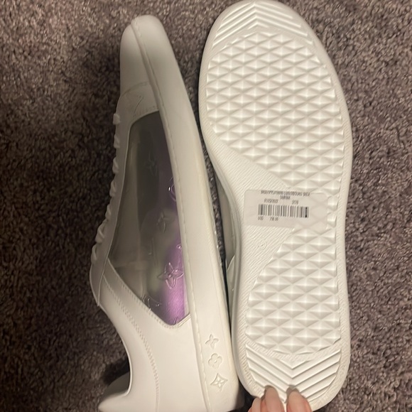 New and Authentic louis vuitton 1a8mak luxembourg sneakers in size 39.5 - Picture 7 of 15